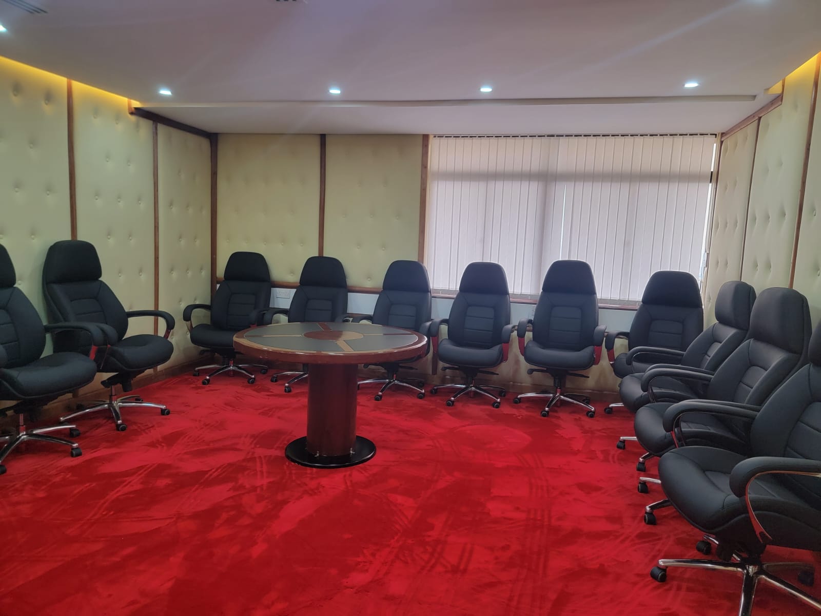 Wide view of the completed Teleposta boardroom